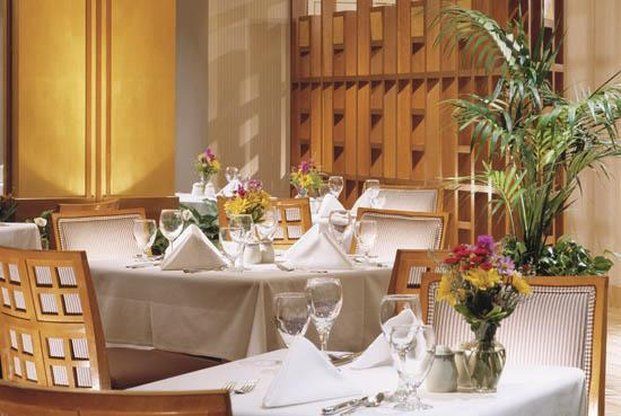 Sheraton Suites Chicago Elk Grove Elk Grove Village Restaurant bilde